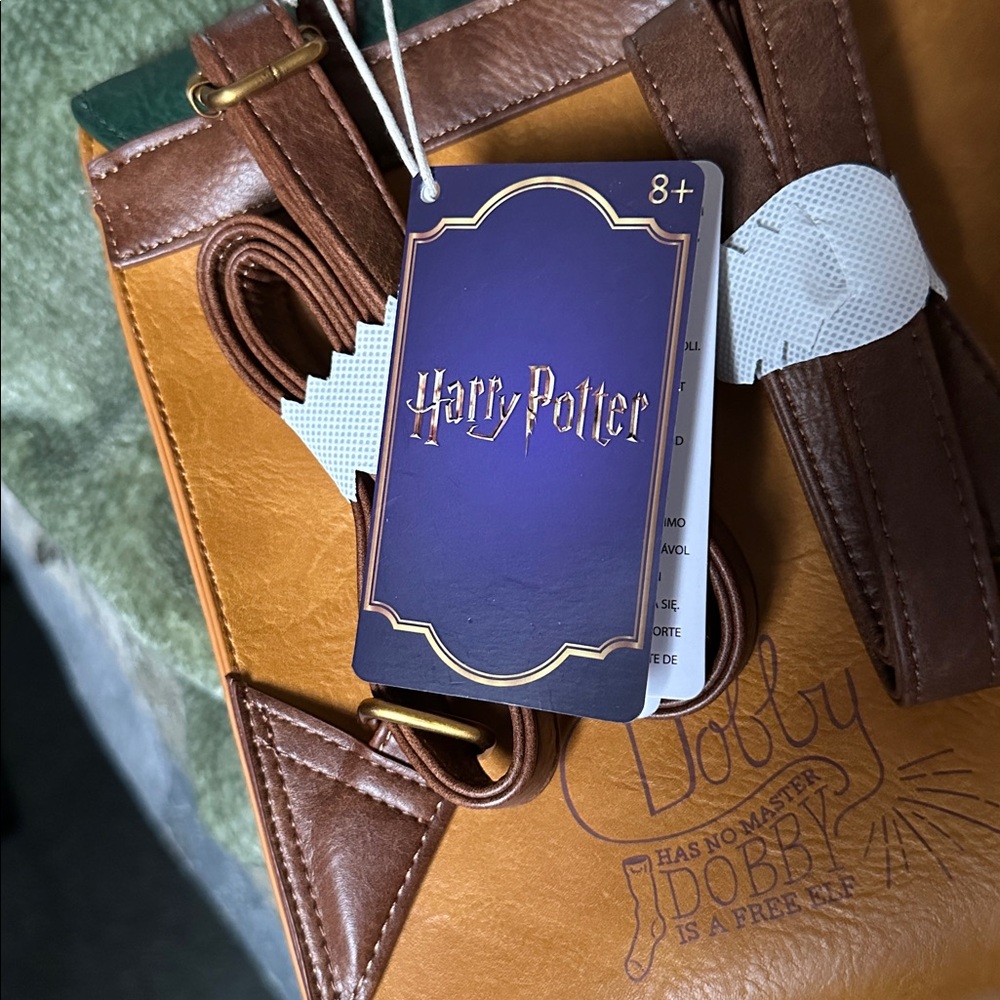 Beautiful Loungefly featuring Dobby from Harry Potter, new with tags - Picture 5 of 6